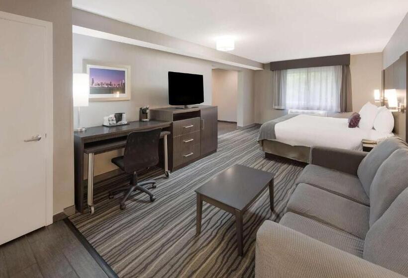 带大床的套房, Best Western Riverside Inn