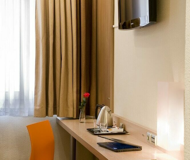 חדר סופריור לשלושה, Carre Vieux Port