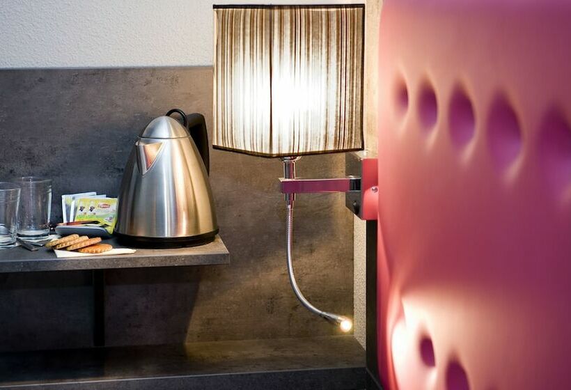 חדר סופריור לשלושה, Carre Vieux Port