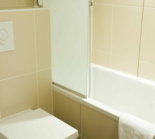 חדר סופריור לשלושה, Carre Vieux Port