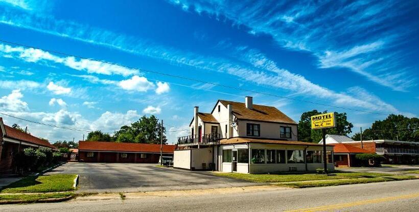 غرفة قياسية, Coach House Inn