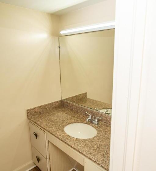 غرفة قياسية, Coach House Inn