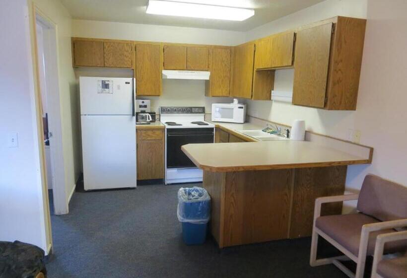 شقة غرفة واحدة, Four Corners Inn