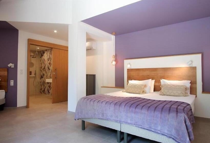 غرفة قياسية ثلاثية, L'Enclos des Lauriers Roses