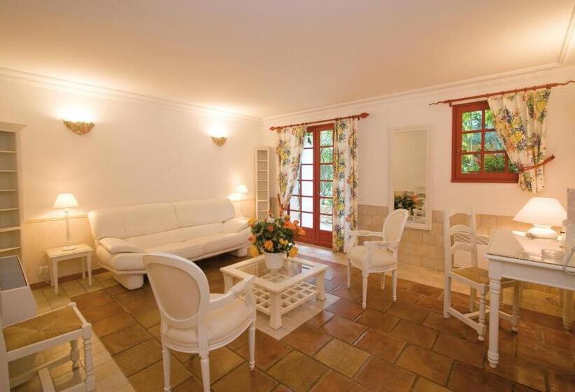 شقة غرفة واحدة, L'Enclos des Lauriers Roses