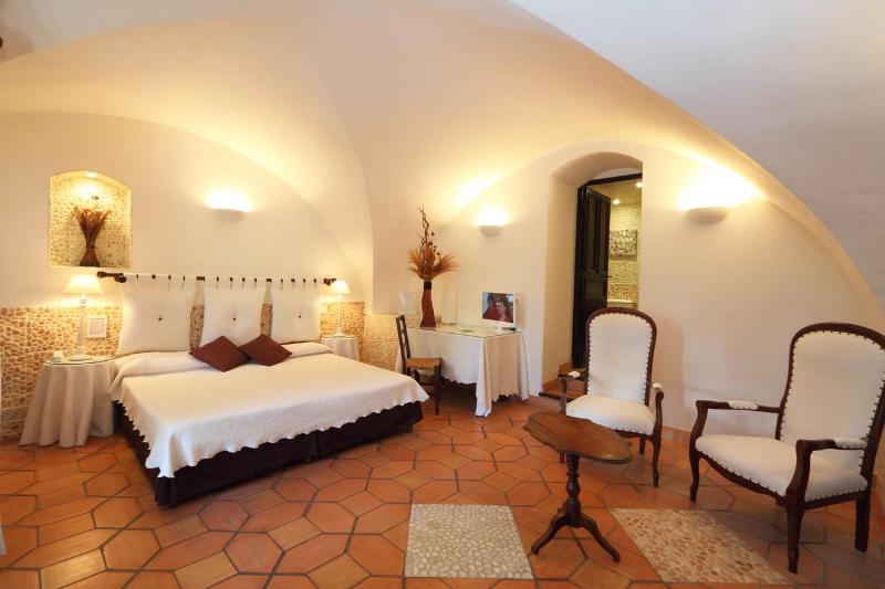 شقة غرفة واحدة, L'Enclos des Lauriers Roses