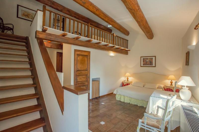 غرفة قياسية, L'Enclos des Lauriers Roses