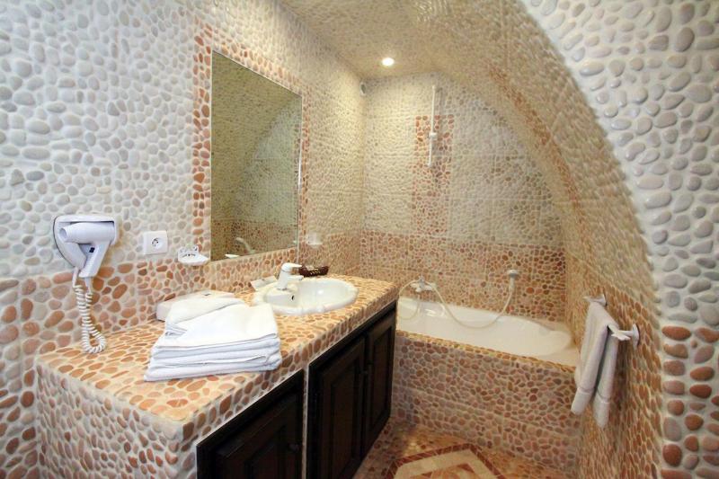 غرفة قياسية, L'Enclos des Lauriers Roses