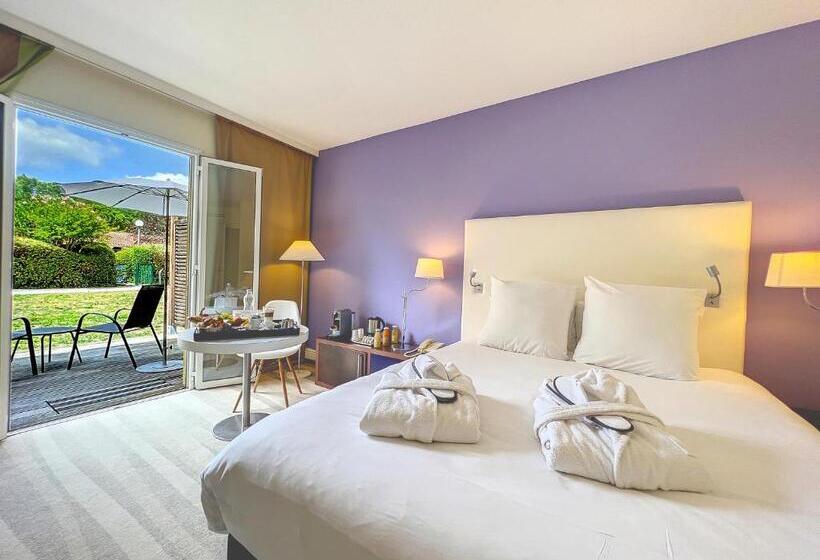 プールの見えるスーペリアルーム, Mercure Antibes Sophia Antipolis