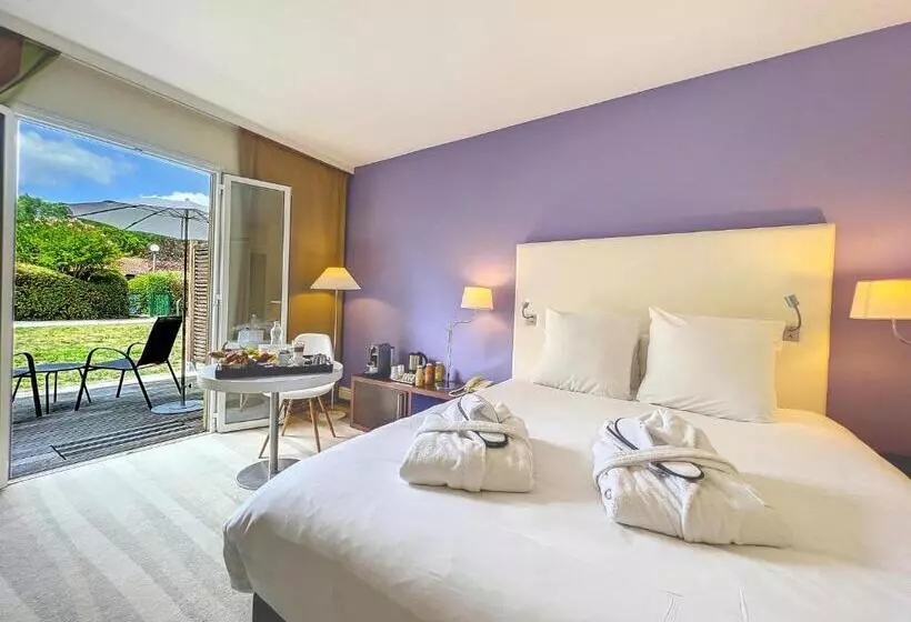 プールの見えるスーペリアルーム, Mercure Antibes Sophia Antipolis