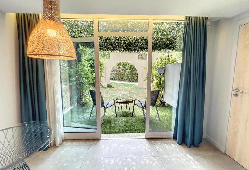 Номер Superior Вид на Бассейн, Mercure Antibes Sophia Antipolis