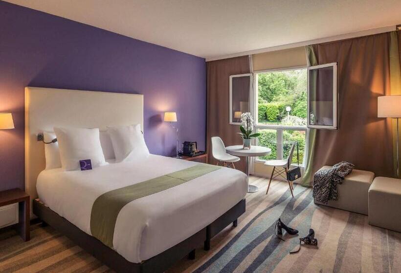 プールの見えるスーペリアルーム, Mercure Antibes Sophia Antipolis