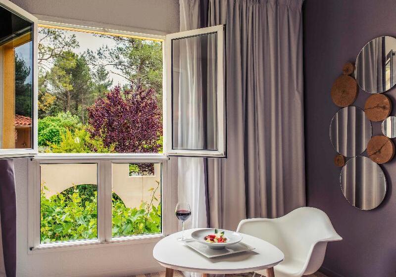 プールの見えるスーペリアルーム, Mercure Antibes Sophia Antipolis