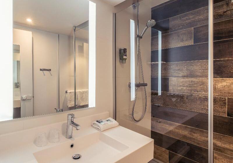 プールの見えるスーペリアルーム, Mercure Antibes Sophia Antipolis