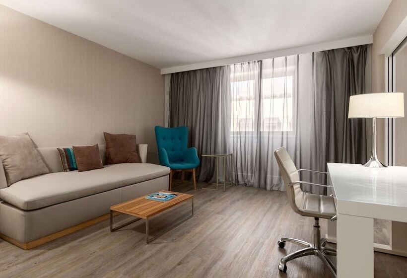 ジュニアスイート, NH Nice