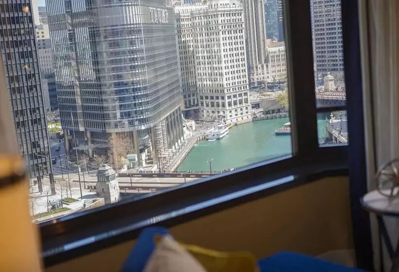 سوییت اجرایی, Renaissance Chicago Downtown