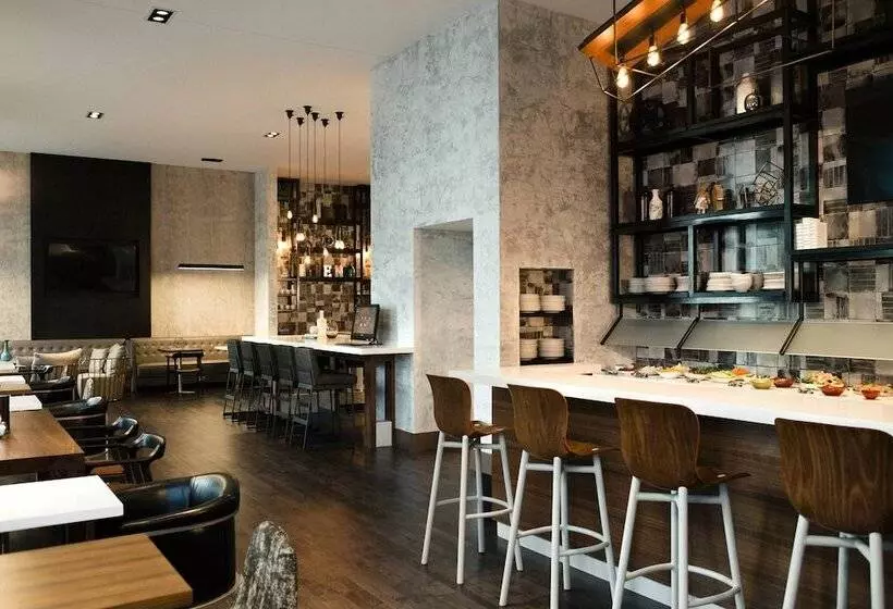 اتاق کلاب, Renaissance Chicago Downtown