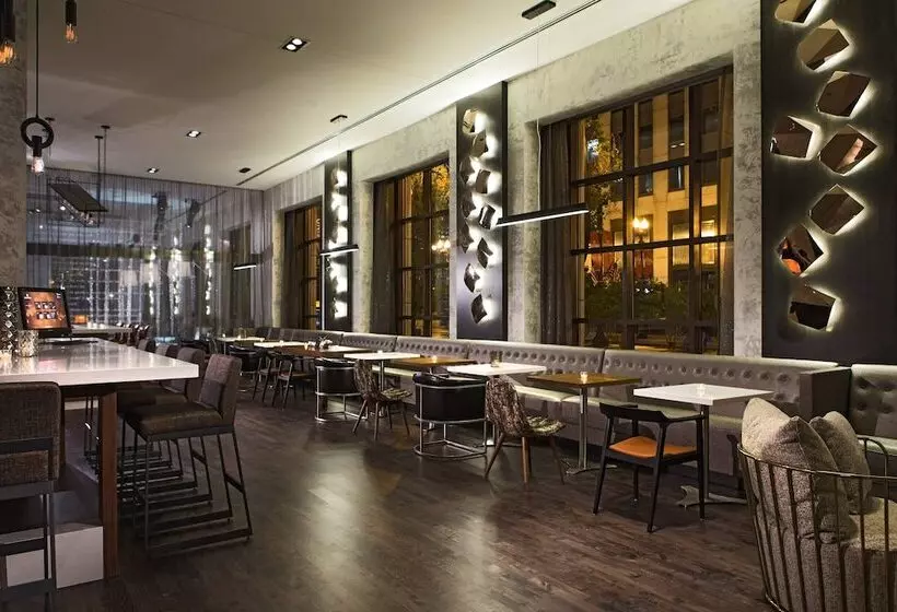 اتاق کلاب, Renaissance Chicago Downtown