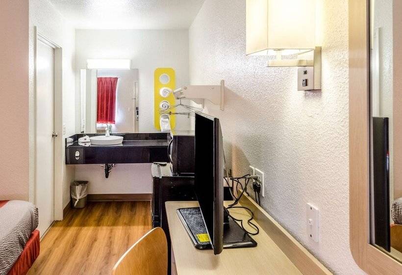 Номер Стандарт 2 Двуспальные Кровати, North Charleston Lodge