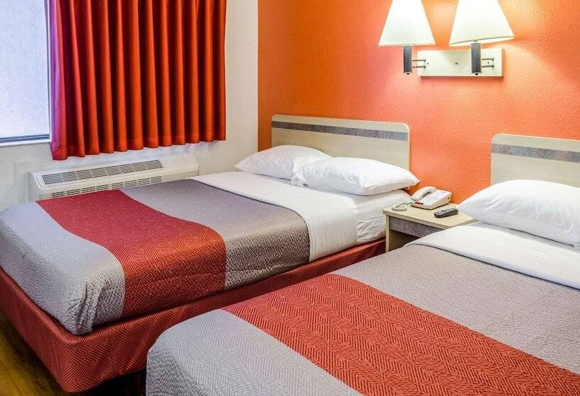 Номер Стандарт 2 Двуспальные Кровати, North Charleston Lodge
