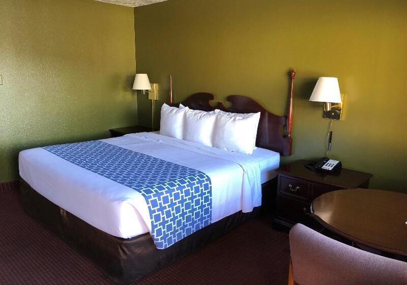 キングサイズベッドのスタンダードルーム, Rodeway Inn