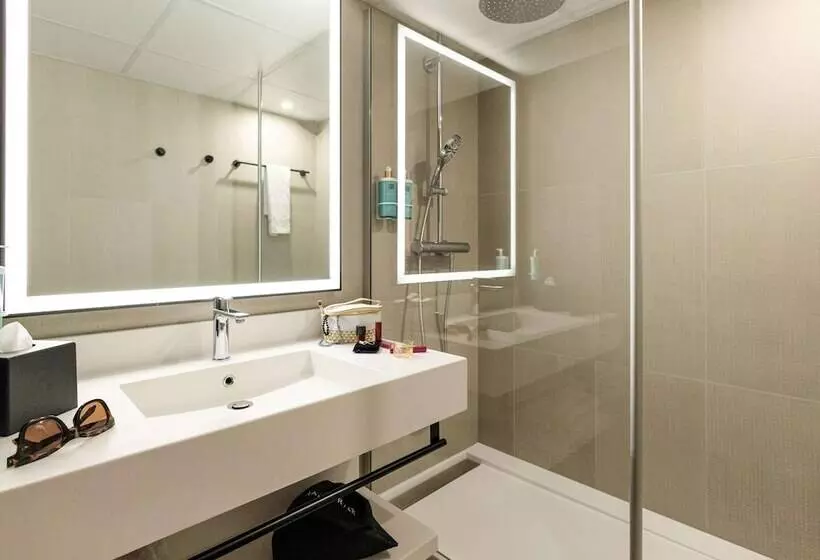 Superior-huone, Novotel Paris Suresnes Longchamp