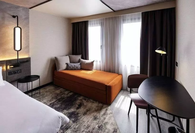 Superior-huone, Novotel Paris Suresnes Longchamp