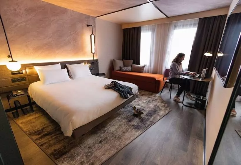 Superior-huone, Novotel Paris Suresnes Longchamp