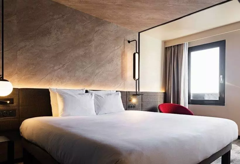 Executive-huone, Novotel Paris Suresnes Longchamp