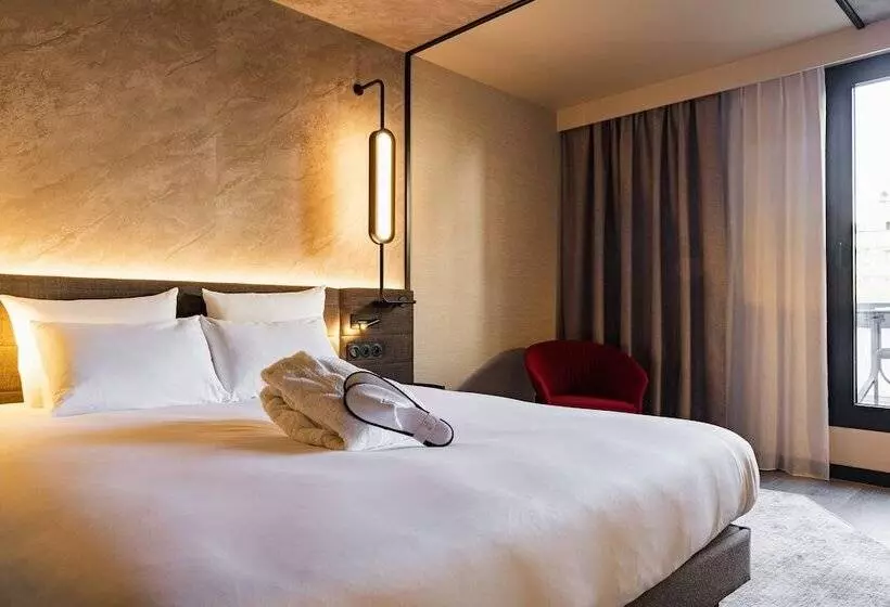 Executive-huone, Novotel Paris Suresnes Longchamp