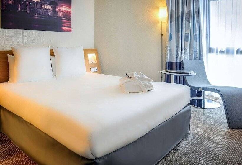 Номер Executive, Novotel Paris Suresnes Longchamp