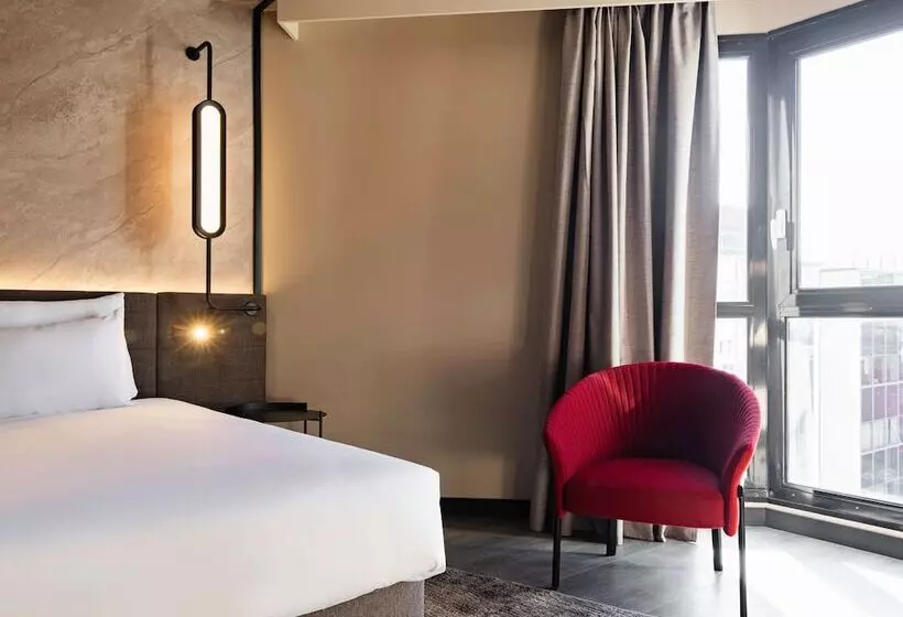 Superior-huone, Novotel Paris Suresnes Longchamp