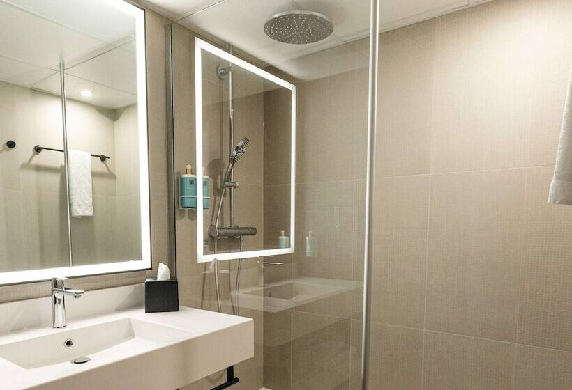 Номер Superior, Novotel Paris Suresnes Longchamp