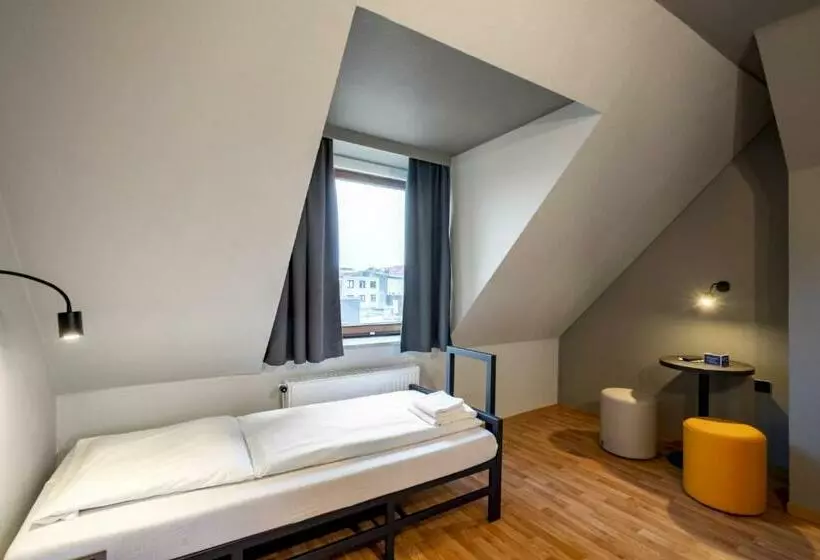 اتاق استاندارد یک نفره, a&o Hamburg Reeperbahn