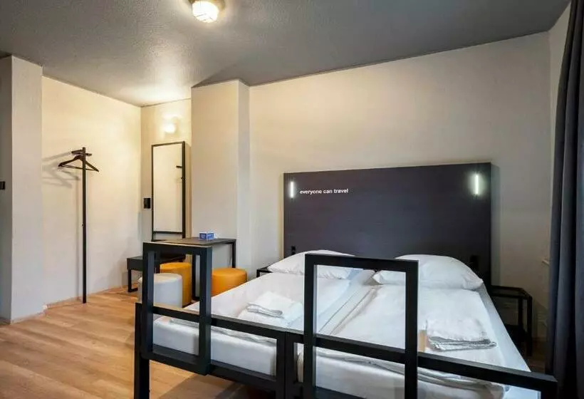 اتاق استاندارد با سرویس بهداشتی مشترک, a&o Hamburg Reeperbahn