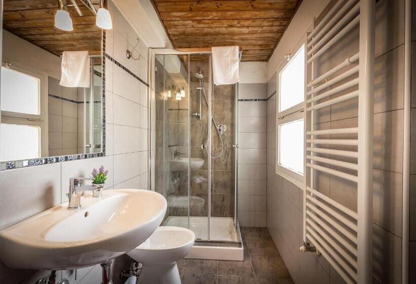Standard room with outdoor bath, Ferretti
