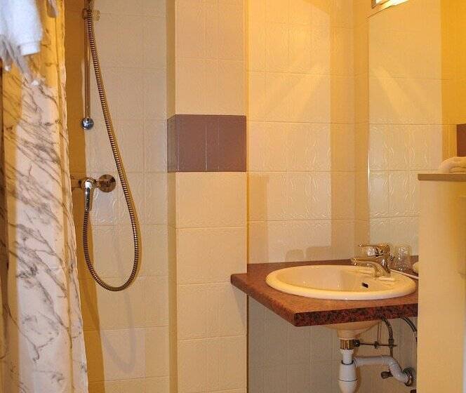 Индивидуальный Номер Классика, Logis Hôtel   Restaurant Aux Bruyères