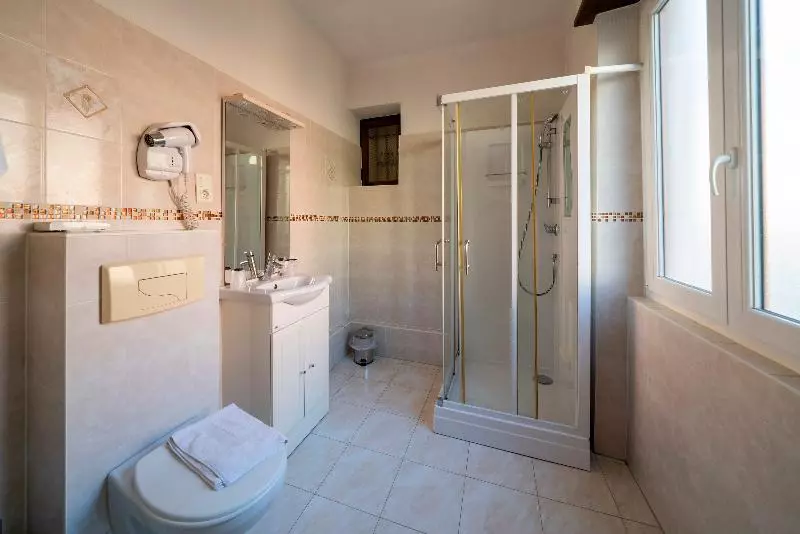 スタンダードトリプルルーム, Hôtel Du Parc, Restaurant, Spa & Wellness