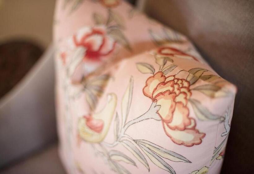 اتاق استاندارد, Le Quartier Francais