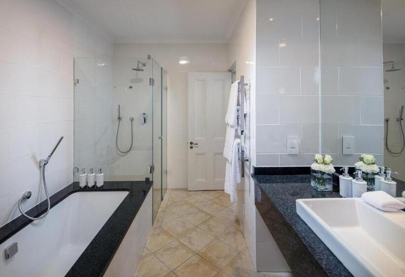 اتاق استاندارد, Le Quartier Francais