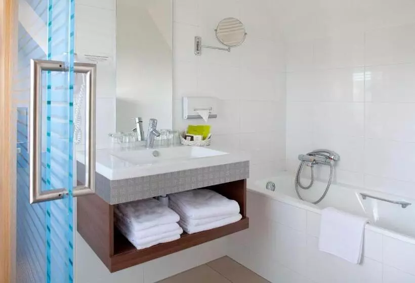 اتاق سوپریور, Logis Hotel Le Parc & Spa