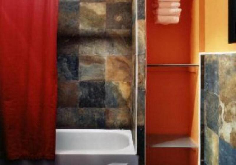 جناح ديلوكس, Off Soho Suites