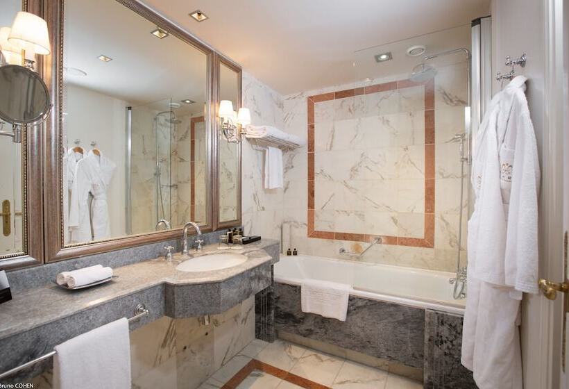 Классический Номер, Intercontinental Hotels Chantilly Chateau Mont Royal, An Ihg