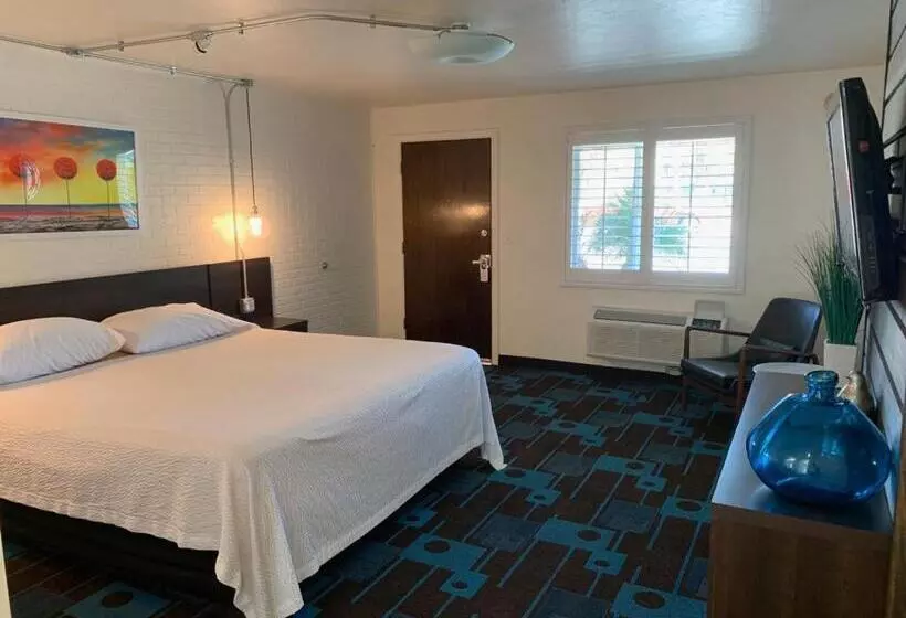 キングサイズベッドのデラックスルーム, The Sands Motel