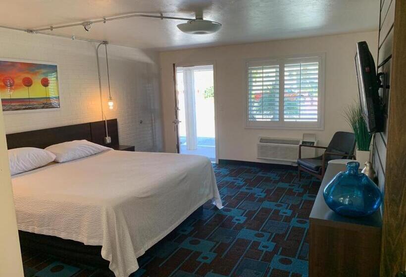 キングサイズベッドのデラックスルーム, The Sands Motel