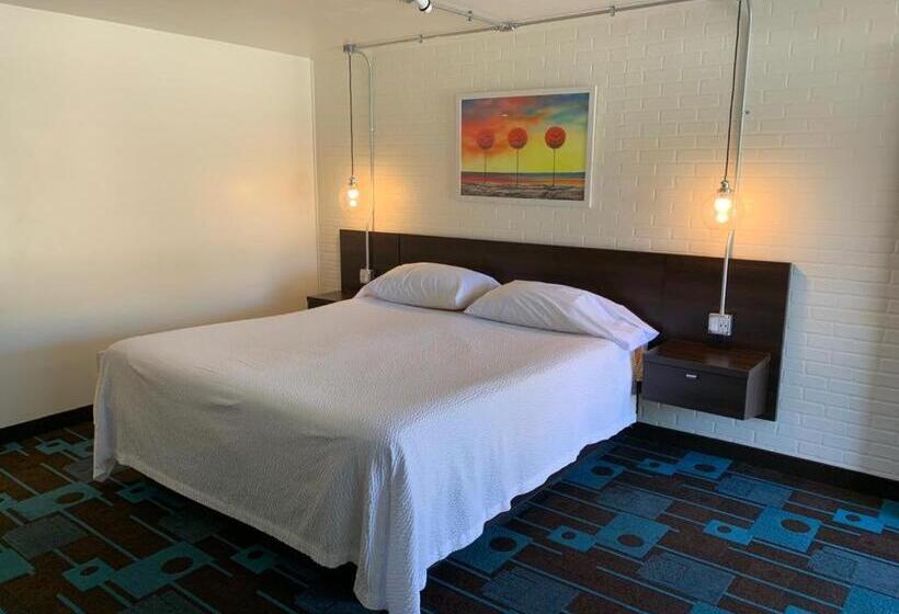 Номер Deluxe Кровать Кинг, The Sands Motel