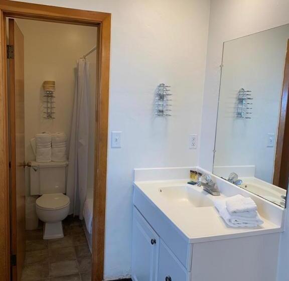 デラックスファミリールーム, The Sands Motel