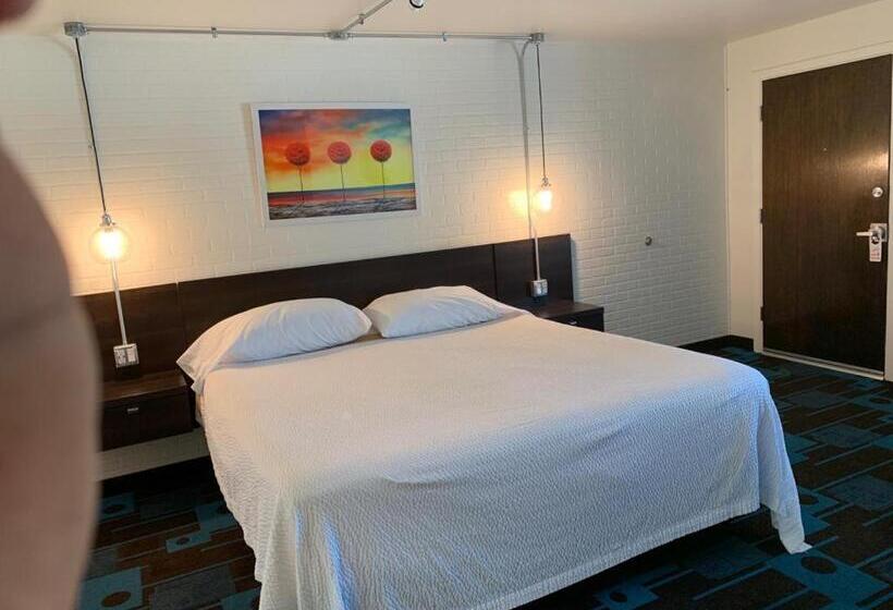 Номер Deluxe Кровать Кинг, The Sands Motel