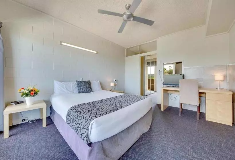 اتاق استاندارد, Camelot Motel