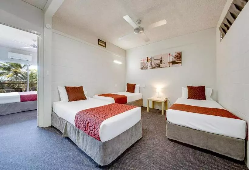 اتاق خانوادگی, Camelot Motel